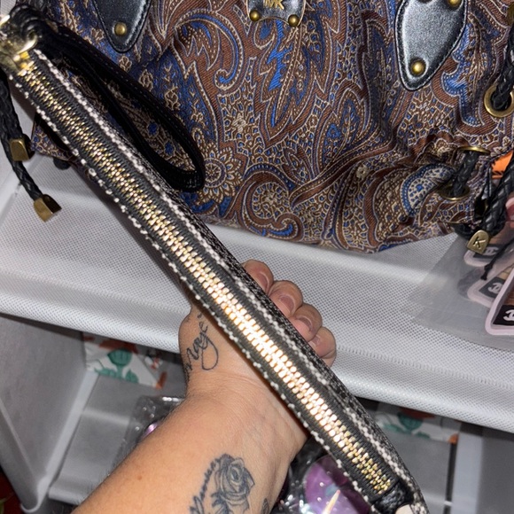 Juicy Couture Black and White Logo Clutch - Picture 6 of 7